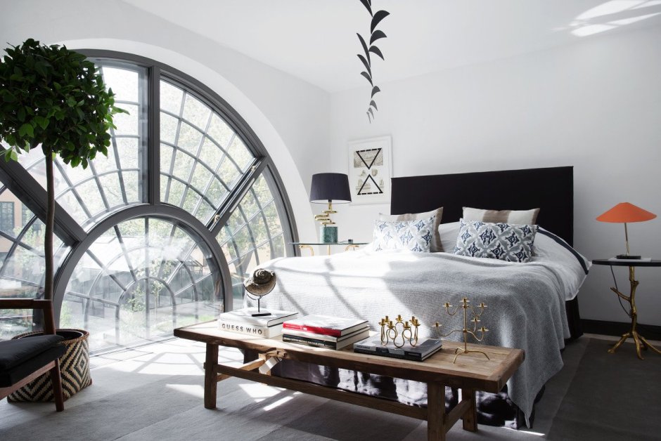 Большие круглые окна