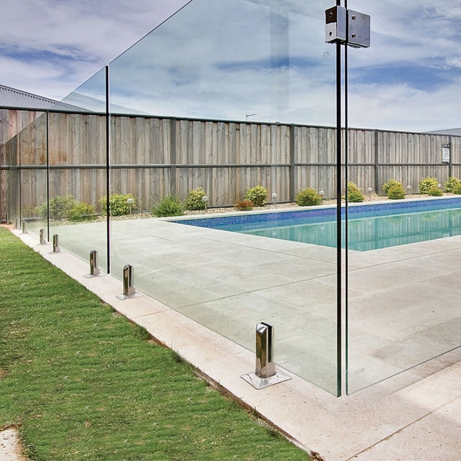 Стеклянные заборы ограждения