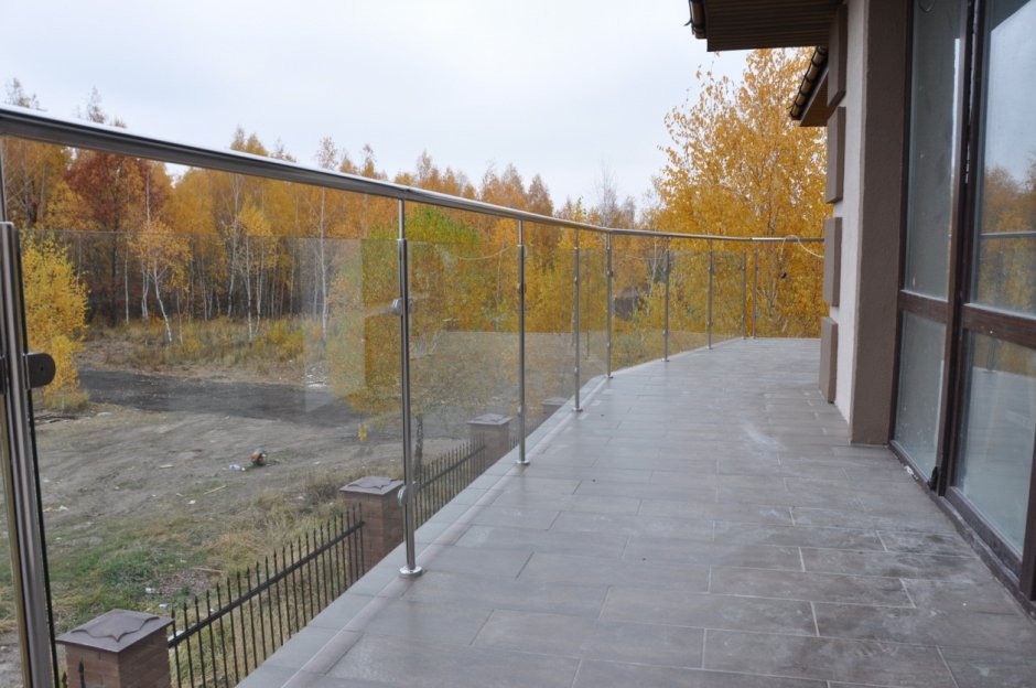 Стеклянный забор