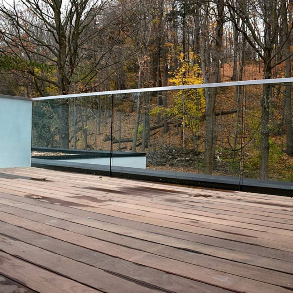 Прозрачное ограждение