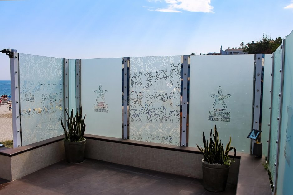 Забор из стекла