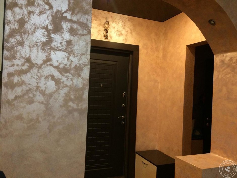 Венецианская штукатурка в коридоре