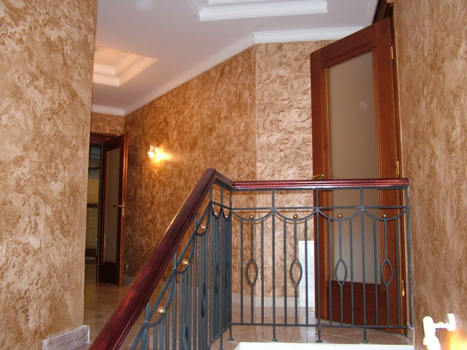 Декоративная штукатурка в коридоре