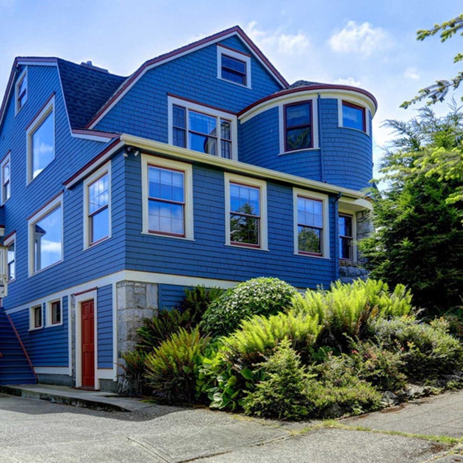 Цветной фасад дома