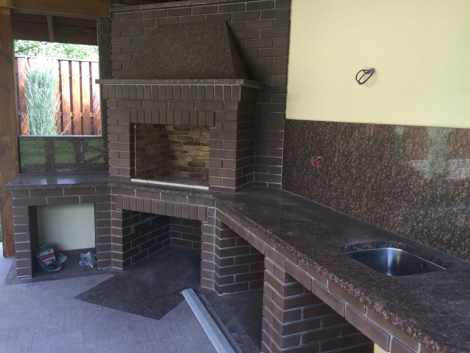 Столешница из гранита для барбекю