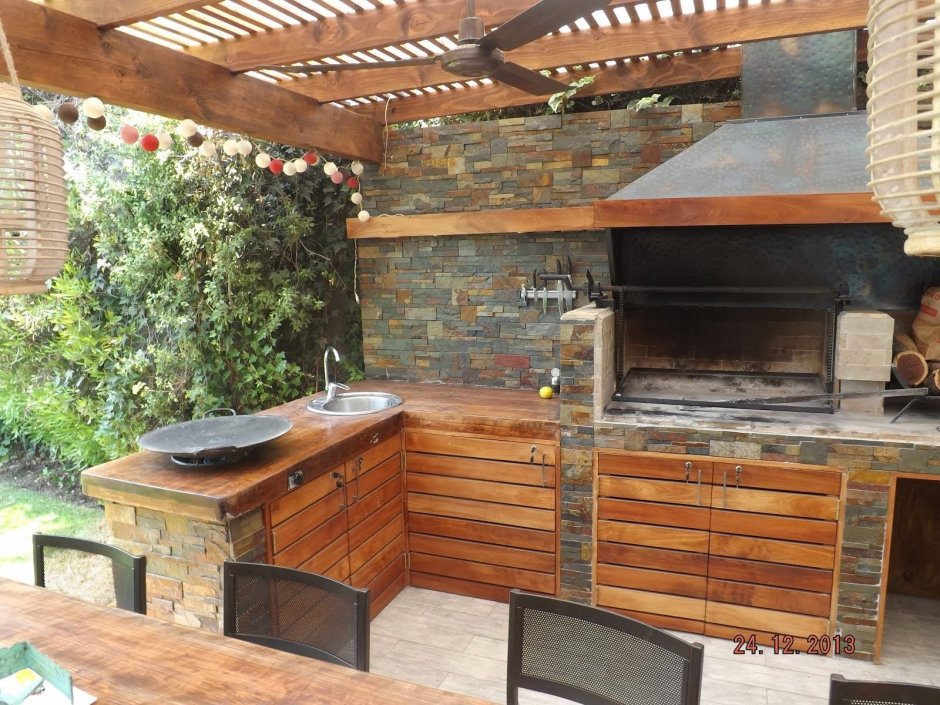 Кухня в беседку на улице