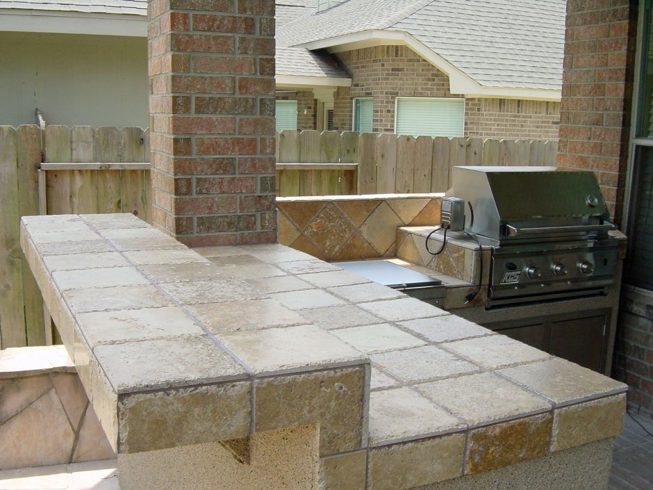 Столешница из плитки на летнюю кухню