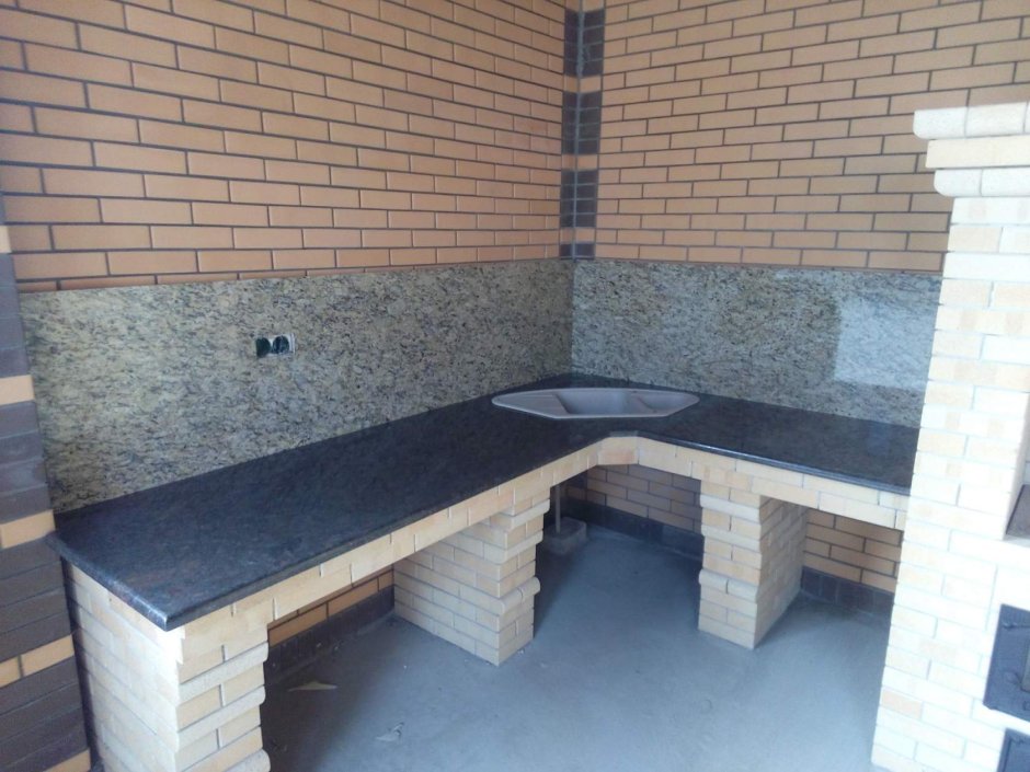 Столешница из кирпича барбекю