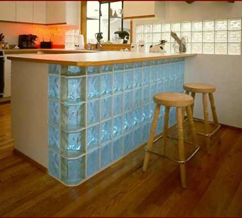 Барная стойка из стеклянных блоков