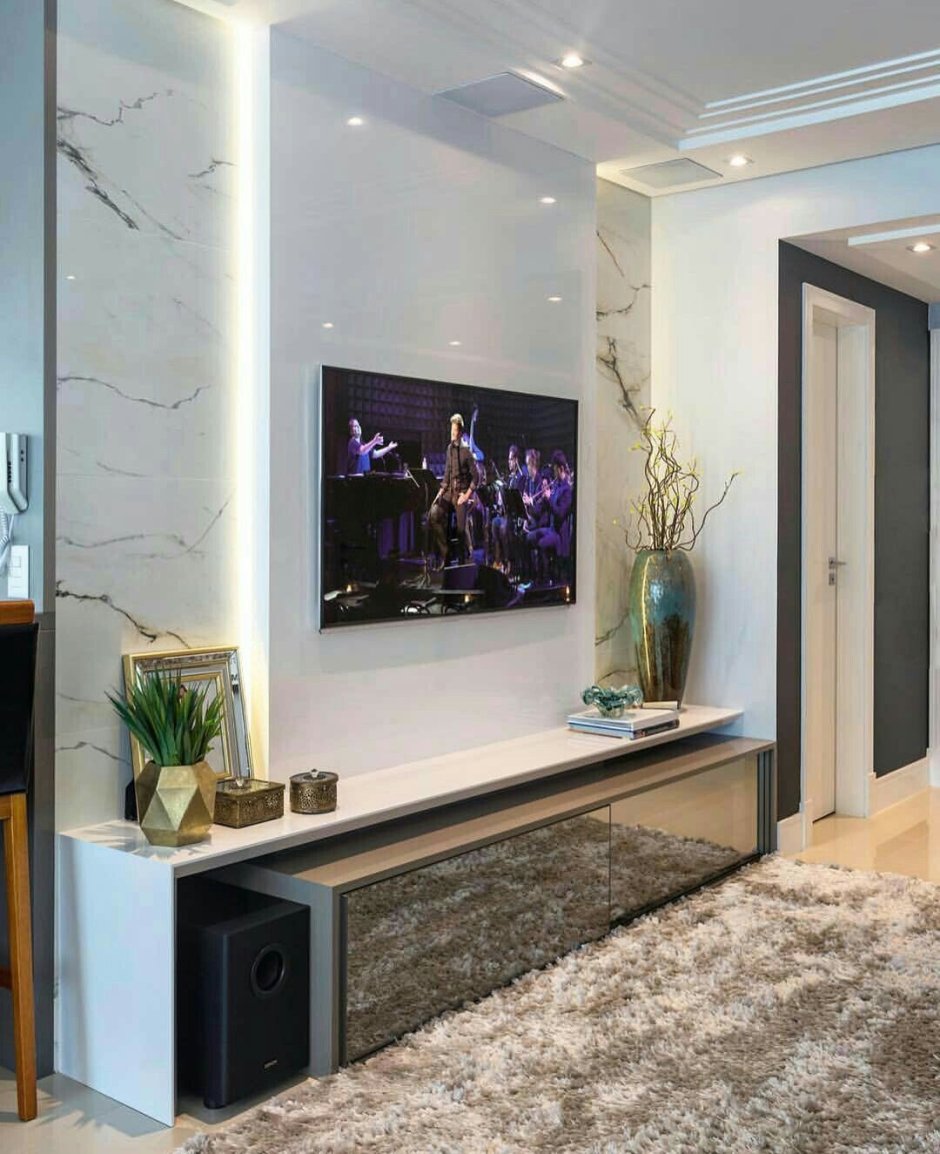 Место под телевизор в гостиной