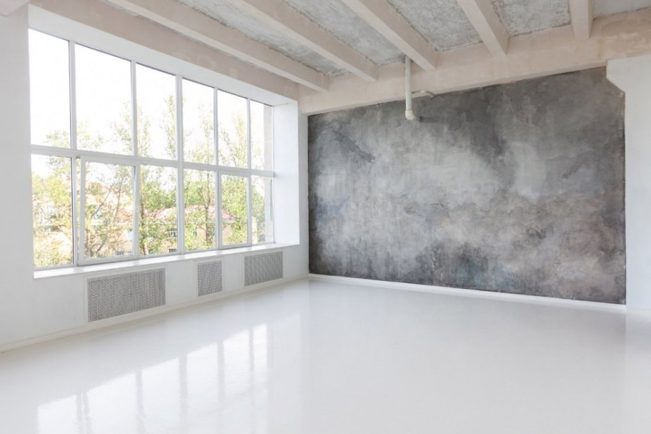 Крашеные бетонные стены