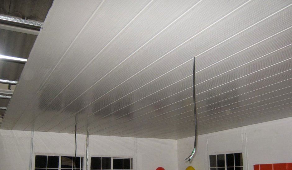 Навес потолочный