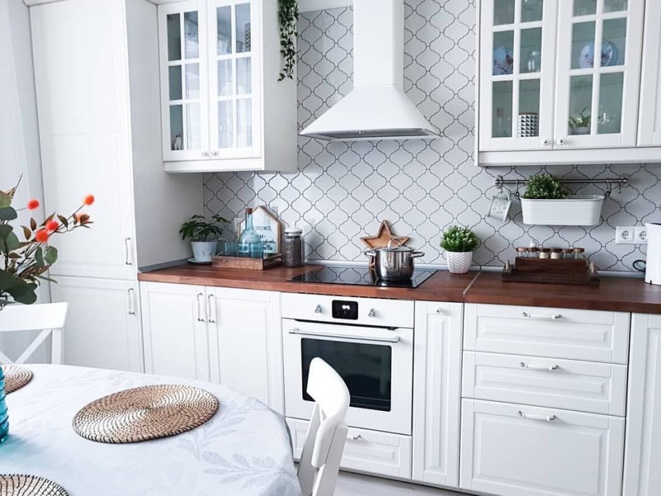 Кухня Будбин белая икеа фартук