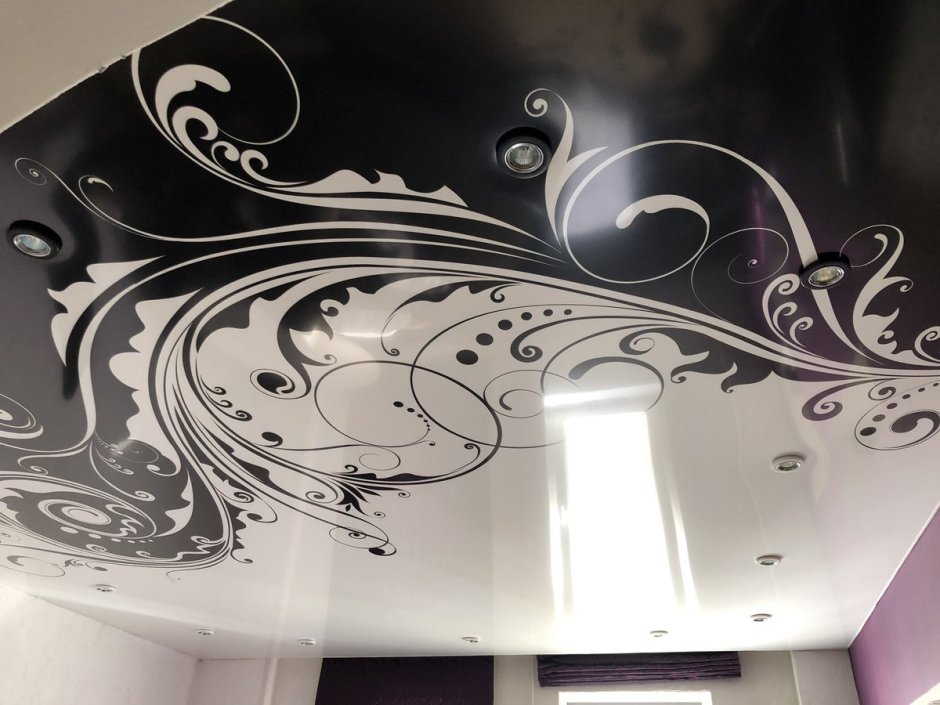 Натяжные потолки с рисунком