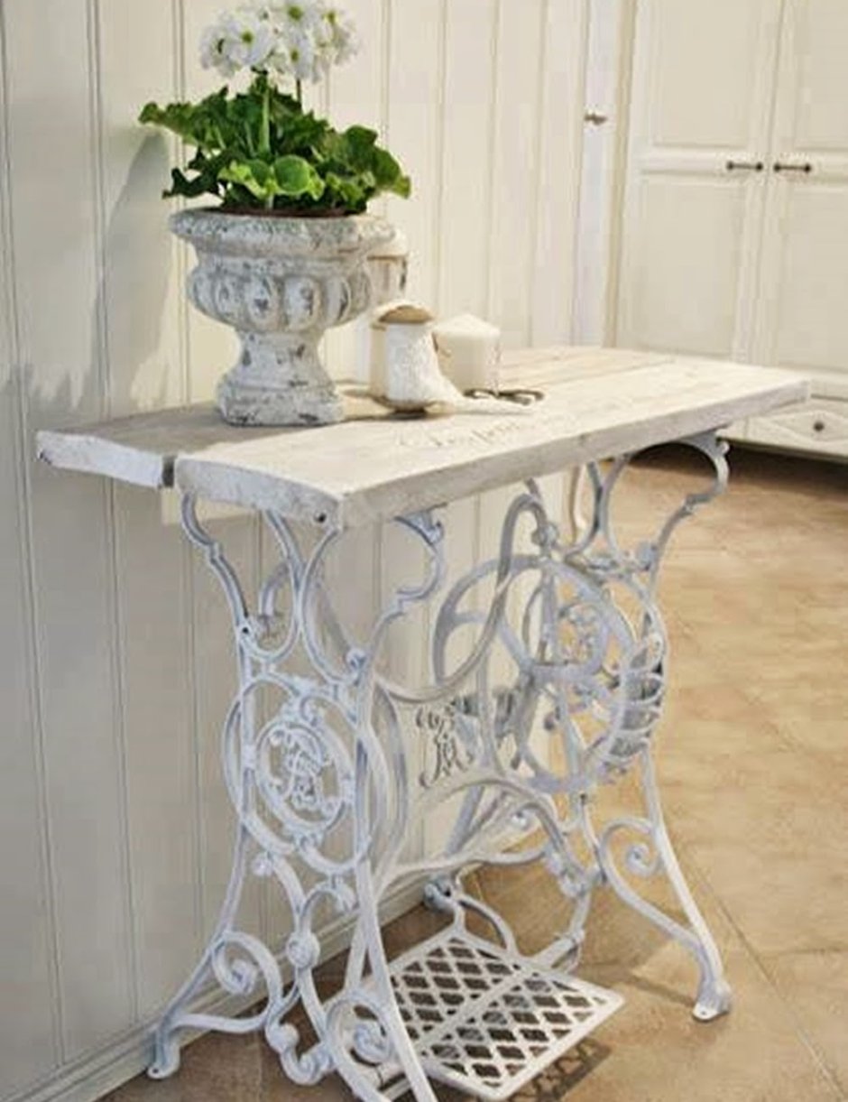 Раковина на станине Зингер