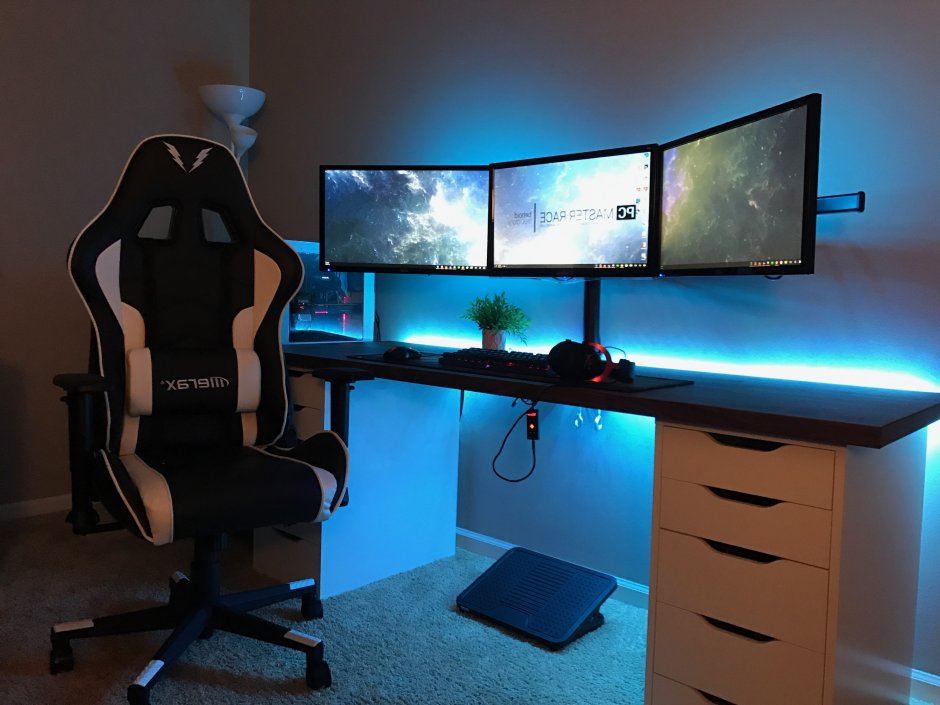 Организация места на компьютерном столе