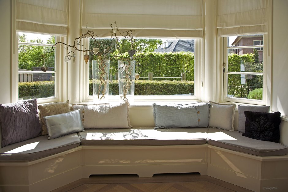 Диванчик в эркере