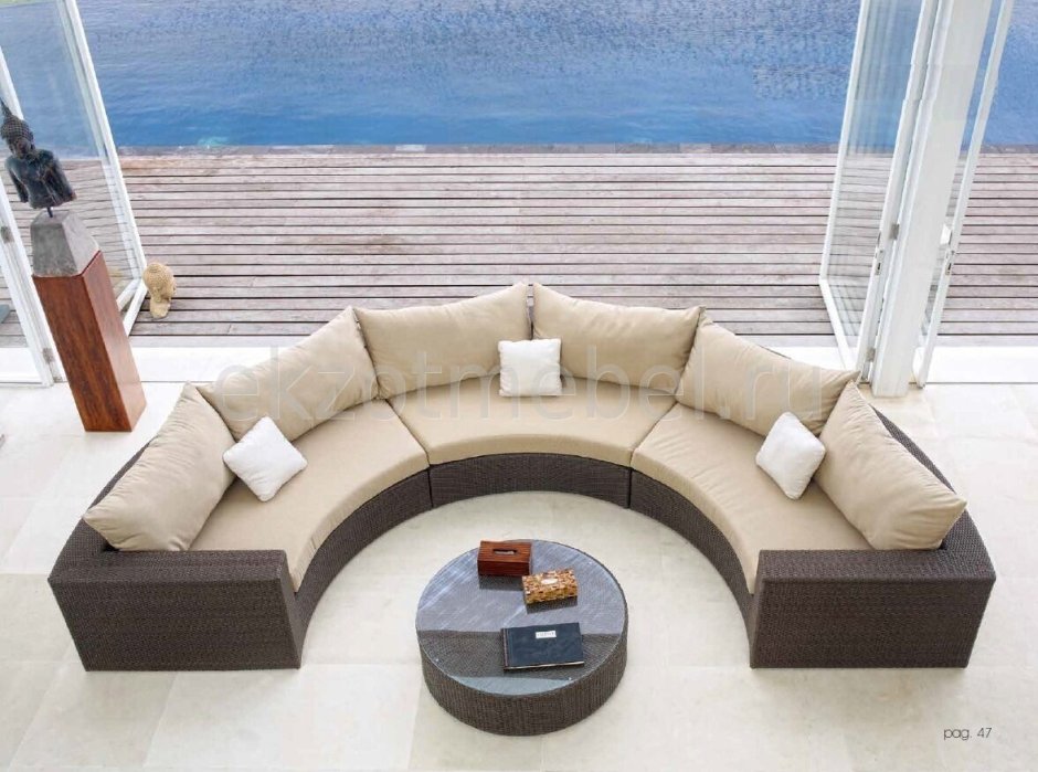 Диван полукругом