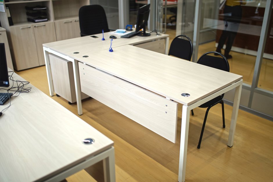 Парящая столешница офисный стол