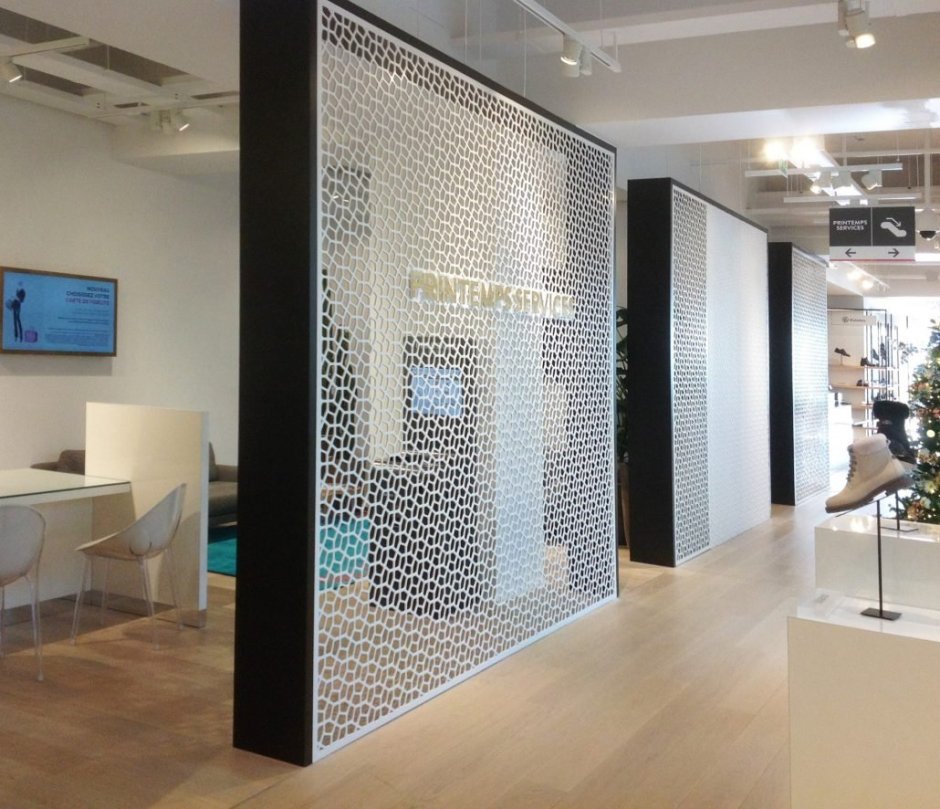 Перегородка из перфорированного металла