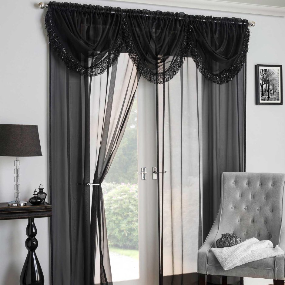 Готическое окно занавеска