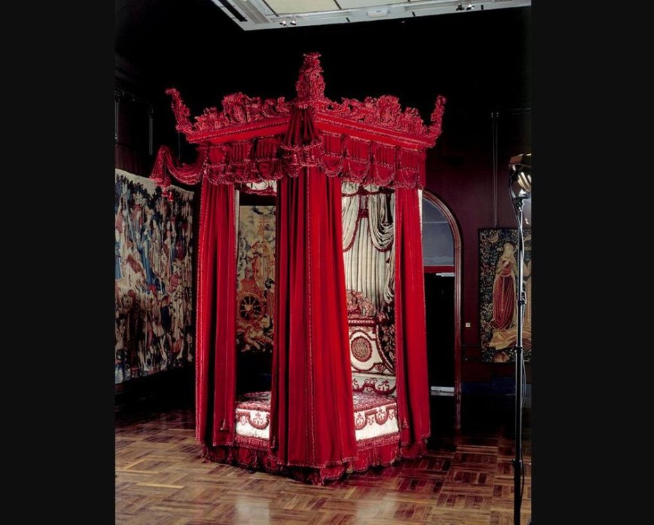 Театральный занавес