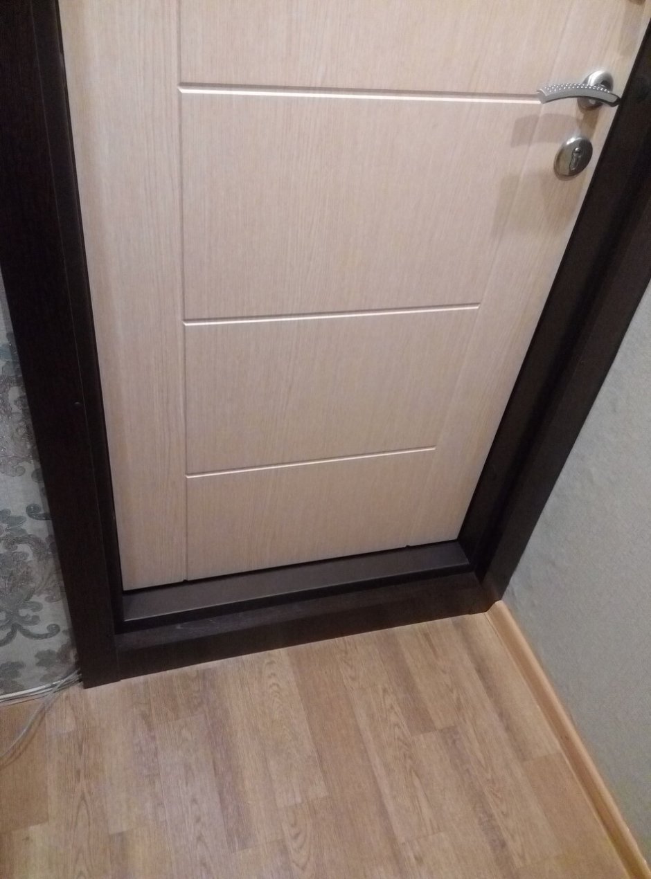 Ламинат на пороге входной двери