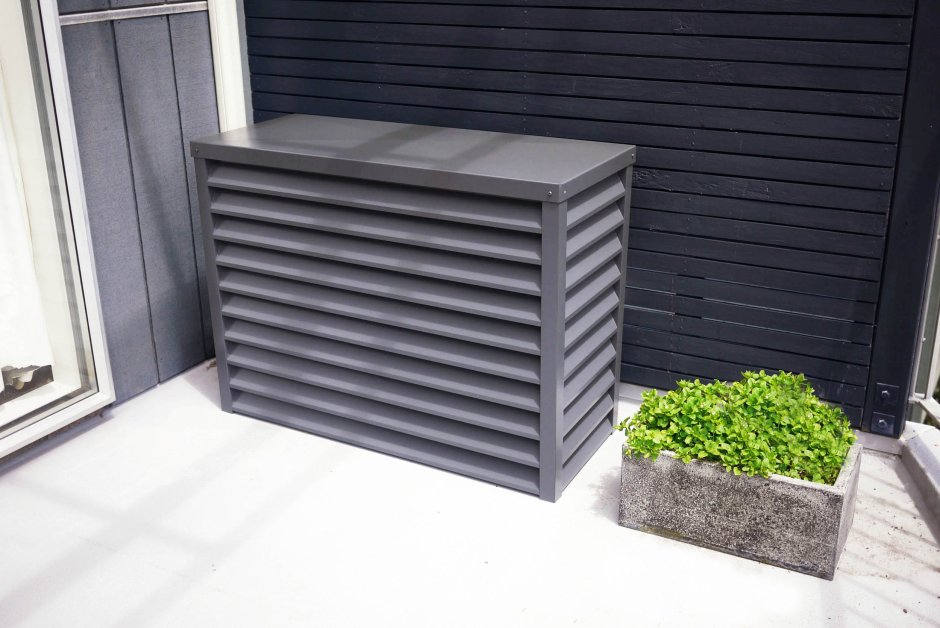 Корзина для кондиционера на фасаде