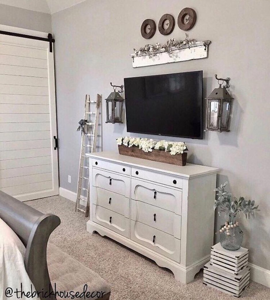 Икеа ХЕМНЭС черная полка над ТВ