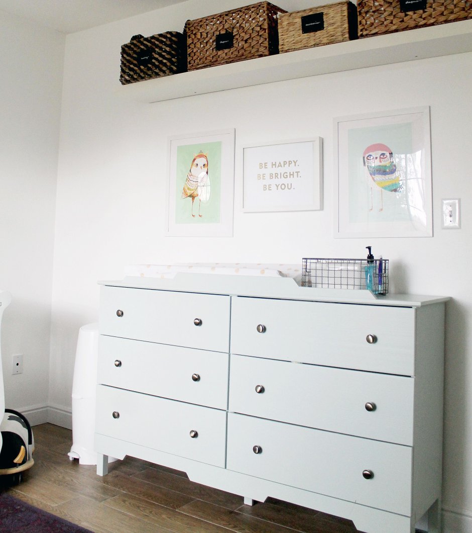 Стеллаж над комодом