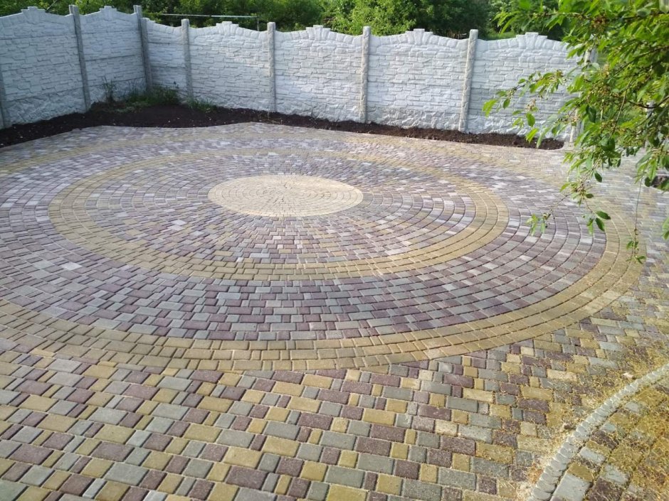 Площадь из брусчатки