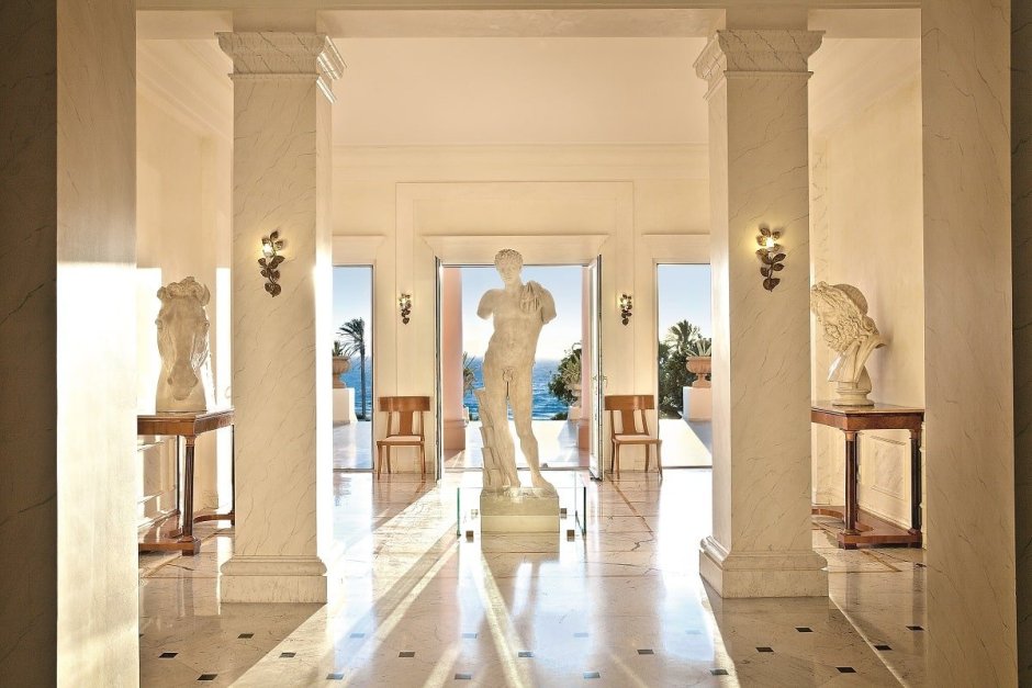 Вилла в античном стиле