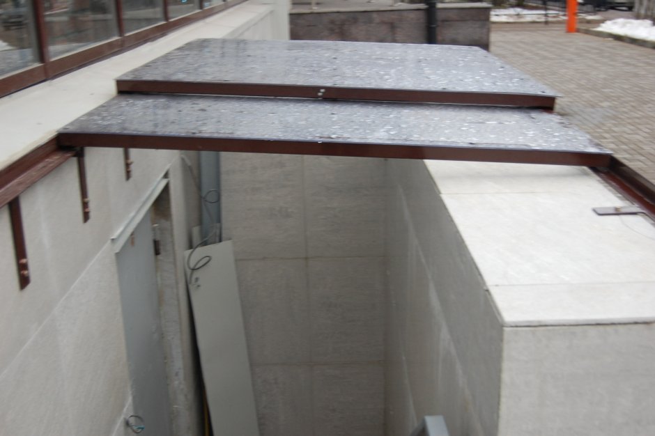 Швеллер козырька приямка 160