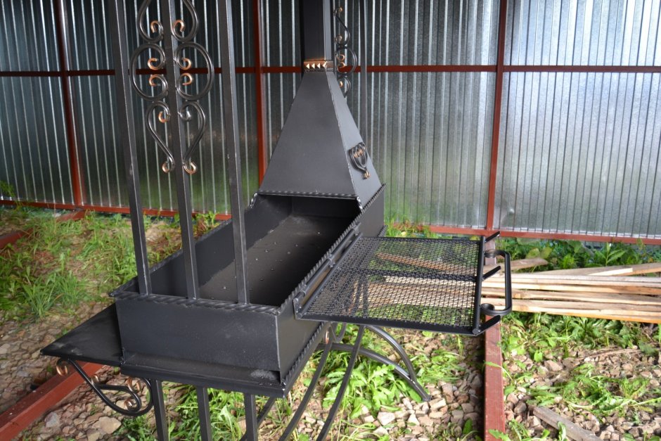 Мангал с дымоходом