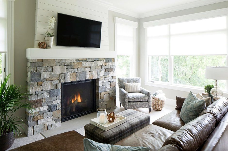 Камин из серого кирпича