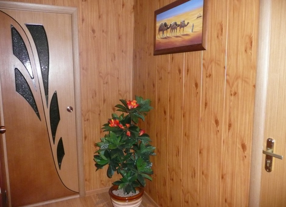 Отделка коридора панелями