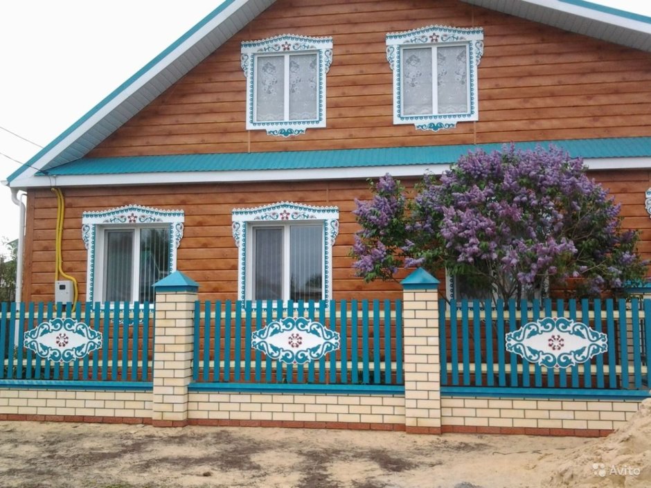 Бирюзовый забор