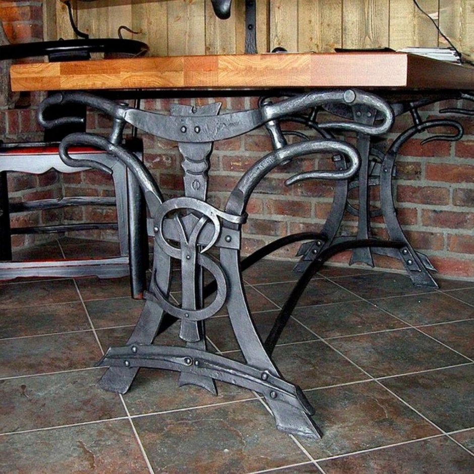 Мебель из кованного металла и дерева