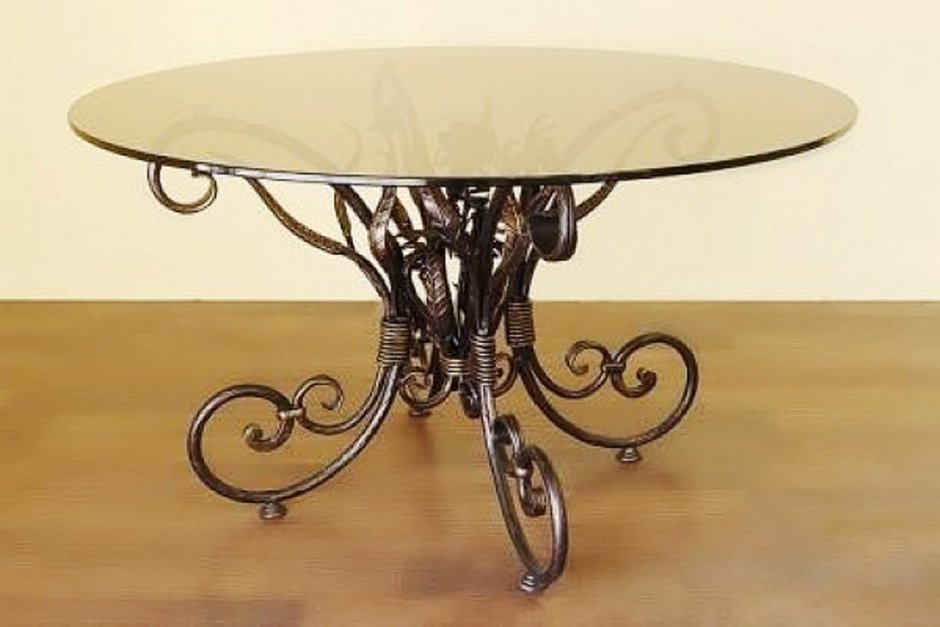 Овальный стол с кованными ножками