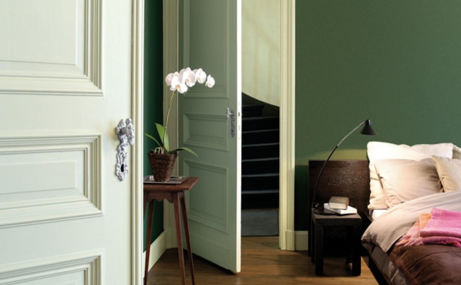 Прихожая в зеленом цвете