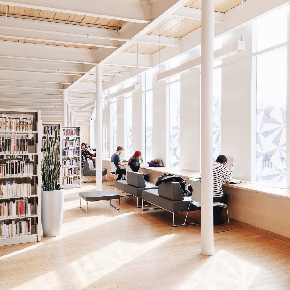 Интерьер читального зала