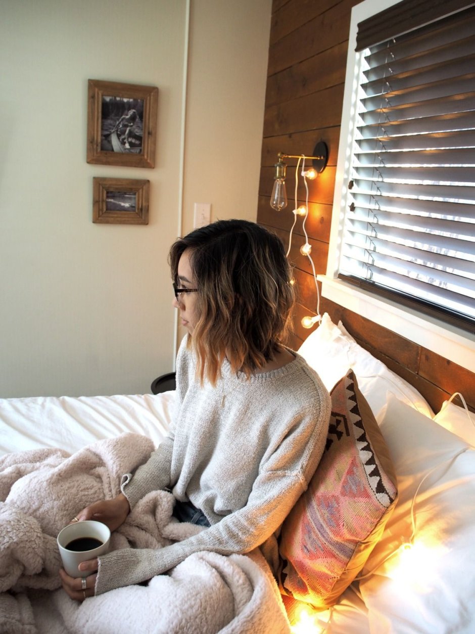 Кровать подиум из паллетов