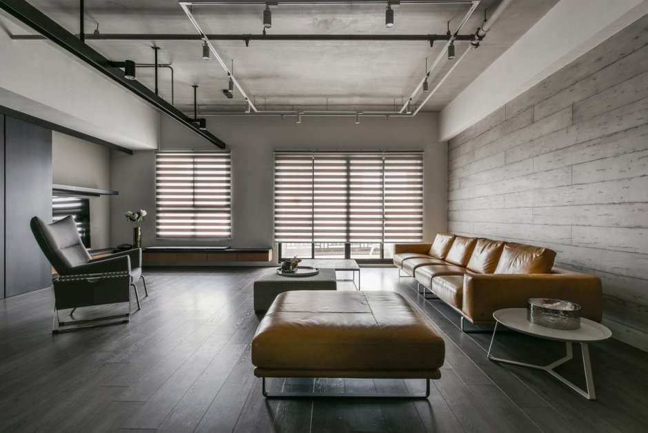 Девушка с книгой и кофе