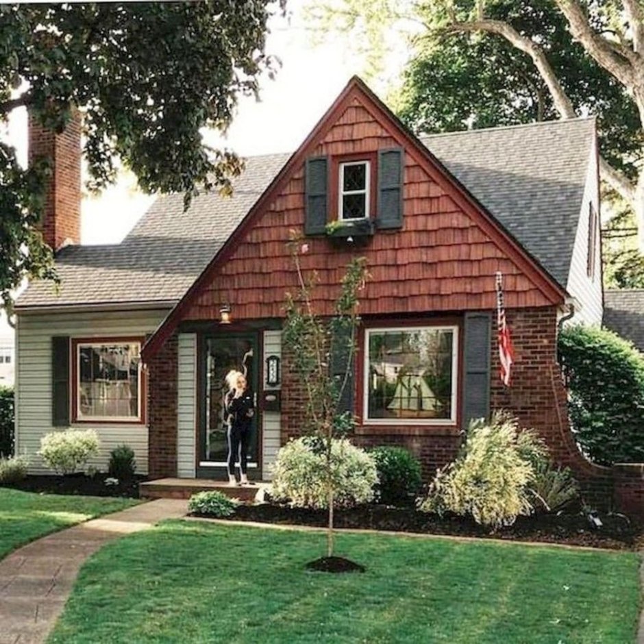 Небольшой уютный кирпичный домик