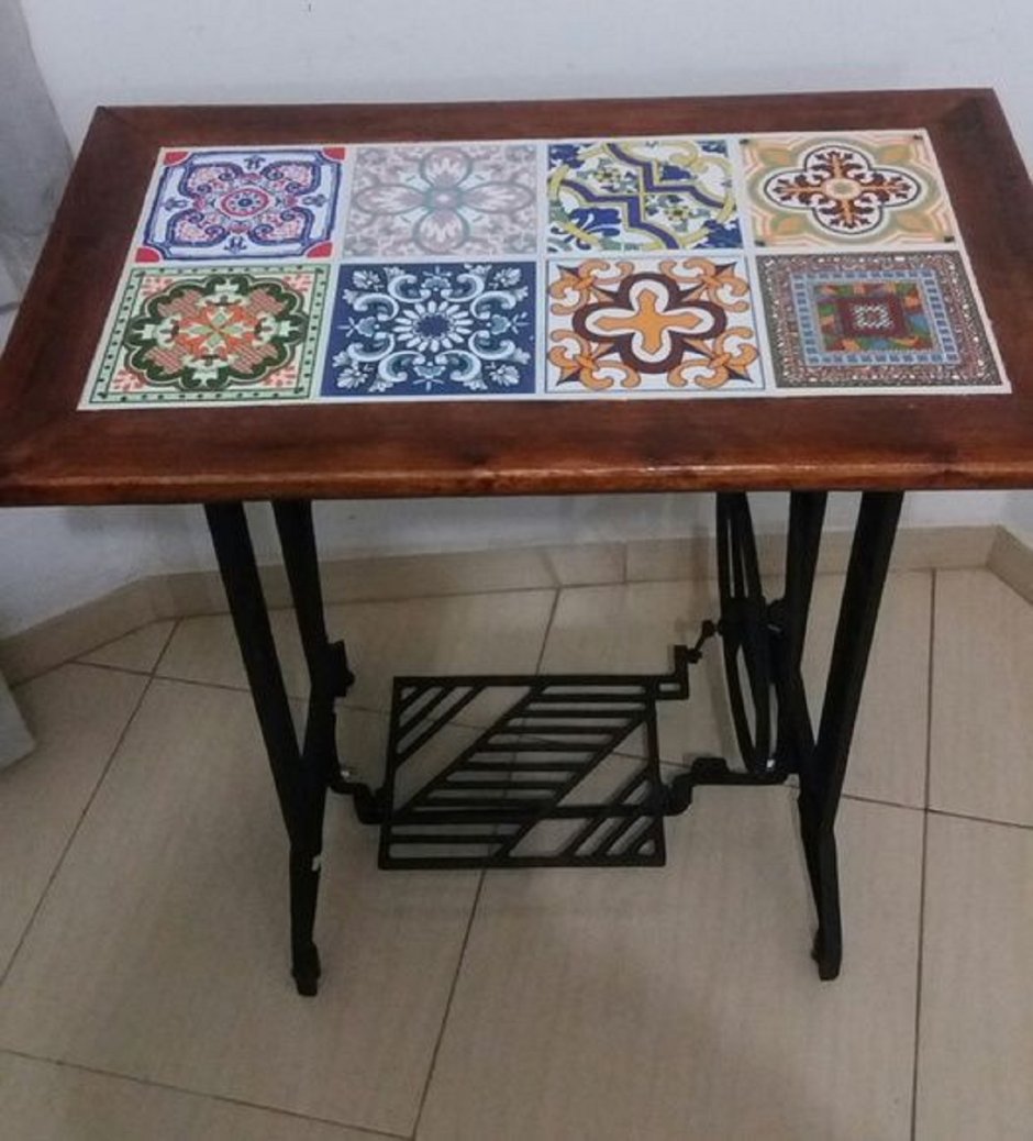 Столик Зингер с мозаикой