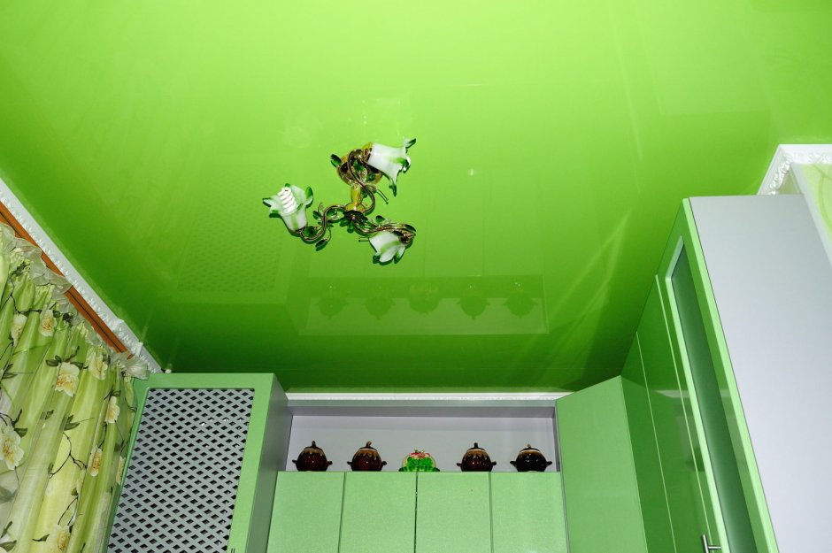 Спальня в изумрудных тонах