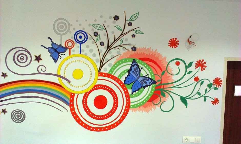 Абстракция на стенах в детском саду
