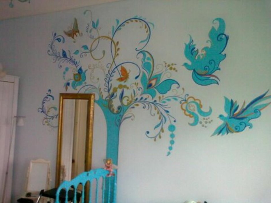 Узоры на стене в детском саду