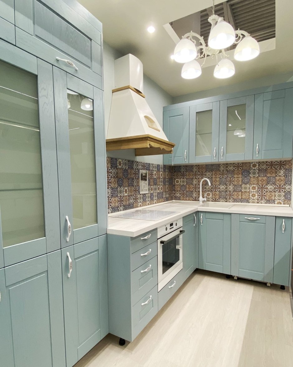 Кухня Томари Леруа Мерлен голубая