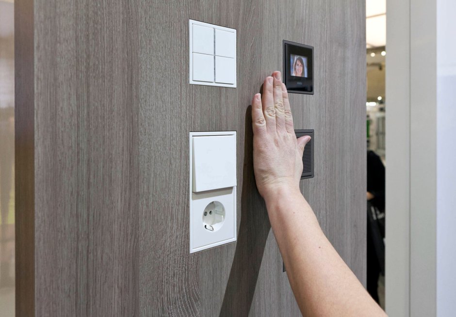 Выключатели Jung современные